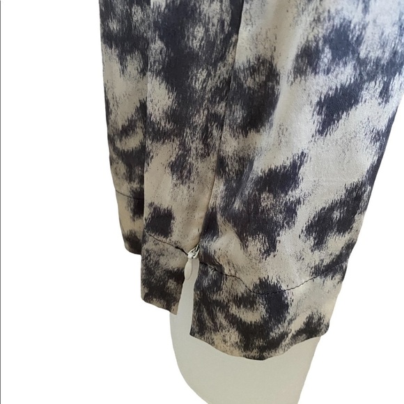𝅺halogen 93% Silk Sleeveless Gray & White Blouse Top Women S P Small Petite - Picture 3 of 7